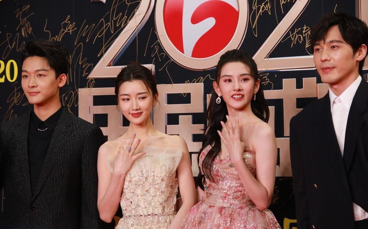 從陰影走向星光，自信力量引領下的黑皮膚女明星成長之路
