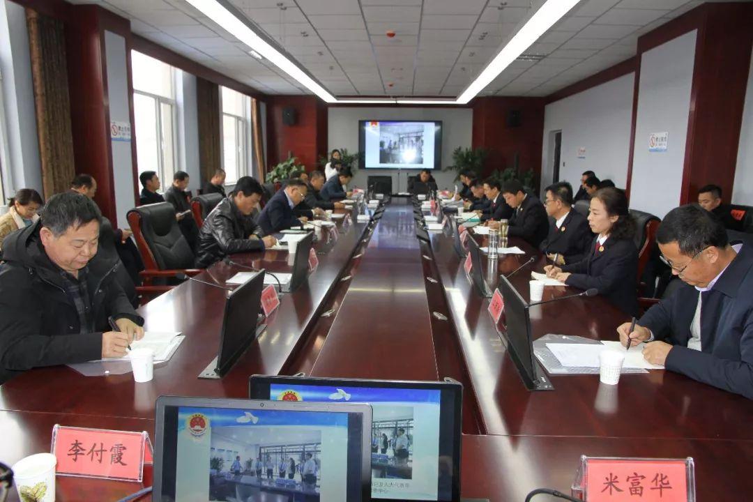 廢品回收新趨勢，小巷中的綠色奇遇之旅