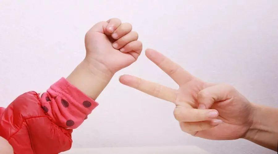 幼兒大班最新趣味手指游戲集錦，玩轉(zhuǎn)手指游戲，快樂成長！