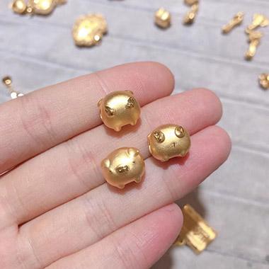 最新黃金價格動態(tài)，小巷深處的黃金秘密