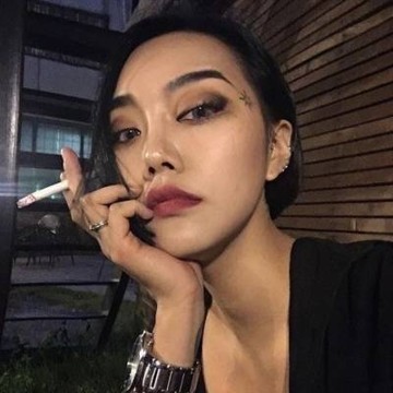 最新美女紋身圖案，時(shí)尚潮流中的個(gè)性表達(dá)